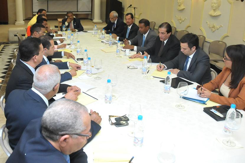 Gobierno busca establecer agenda común con FEDOMU y la LMD