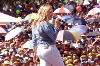 Jenni Rivera sigue reinando en las listas de Billboard