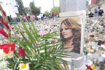 Llegan restos de cantante Jenni Rivera a Monterrey