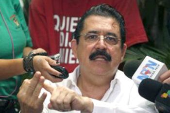 Zelaya revive carrera política para regresar al poder