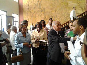 Profesores en el Palacio de Justicia.