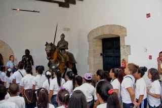 Cientos de personas visitan desde temprano museos de la capital