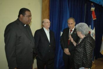 Hipólito pide a iglesia mediar en crisis del PRD, pero sin Miguel