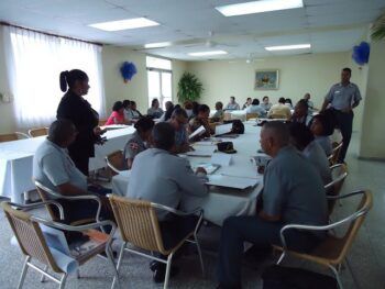 Policía se integra al Plan Nacional de Alfabetización