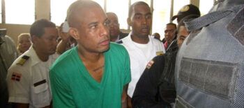 Cantante Vakeró confiesa lloró cuando le cortaron el pelo