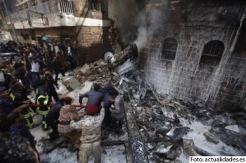 Al menos 12 muertos y once heridos al caer avión militar en el centro de Saná