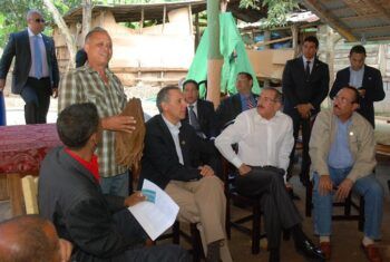 Gobierno y población deben actuar comprometidos con el desarrollo del país, dice presidente Medina