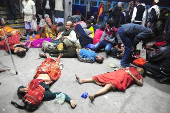 Una estampida causa 36 muertos en India