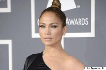 Jennifer López lanza una línea de ropa para luchar contra el cáncer de seno