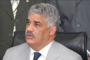 Miguel Vargas dice es difícil dominicanos sigan confiando en gobiernos PLD