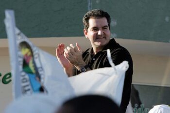 Alcaldes PRD inscriben candidatura de Neney Cabrera para secretario LMD