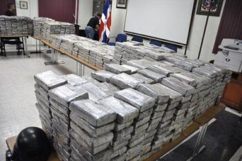 Marina y DNCD incautan 1,909 kilos de cocaína en la Isla Saona