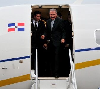 Tras once horas en Ecuador, Danilo Medina retorna al país