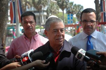Roberto Salcedo garantiza seguridad en área de piscinas en Güibia