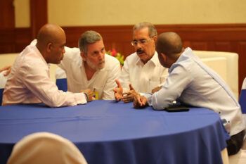 Danilo y Martelly tratan en Managua veda a productos avícolas