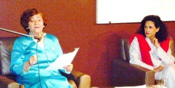 Profesora Elsa Brito de Domínguez dicta conferencia en la UNESCO