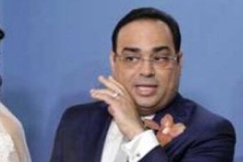 Gilberto Santa Rosa recibe la nacionalidad dominicana