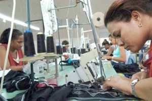 Mujeres trajando en RD