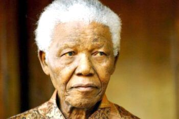 Mandela sigue en estado crítico y está consciente a 8 días de cumplir 95 años