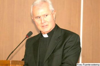 Un prelado italiano entre los 3 detenidos en el caso del banco del Vaticano