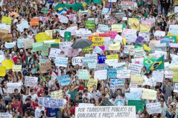 Cerca de un millón de brasileños mantienen protestas pese a rebaja de pasajes