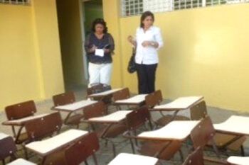 Educación adquirirá 217 mil 310 butacas en el diseño tradicional