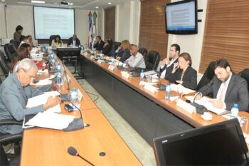 Aumenta el per cápita de Seguro Familiar de Salud y del FONAMAT