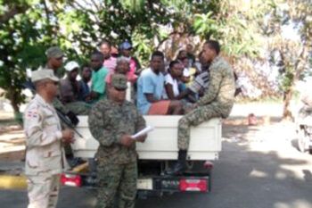 El Ejército Nacional dominicano expulsa a 53 haitianos indocumentados