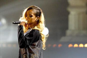 Rihanna gana un juicio contra Topshop por utilizar su imagen en camisetas