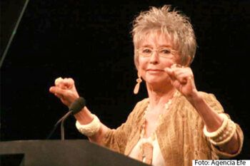 Rita Moreno dice que quiso darle celos a Marlon Brando con Elvis Presley