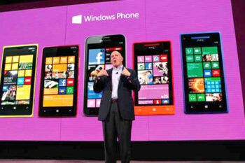 Microsoft anuncia la salida de Steve Ballmer durante el próximo año