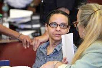 Dominicana acusada de matar dos niños en NY apta para afrontar juicio