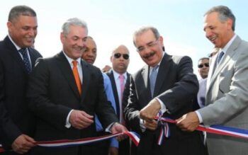 Medina inaugura 34 obras en Nagua