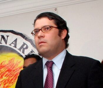 Hay una generación que lo dará todo por el PRD, dice Sanz Lovatón