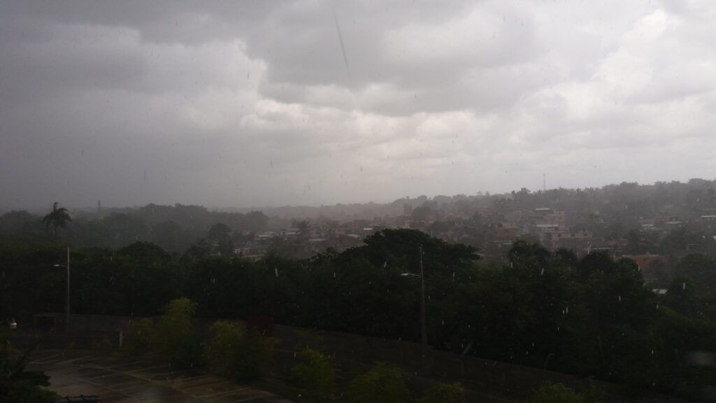 Vaguada provocaría lluvias este domingo en República Dominicana