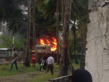 Al menos seis muertos, cable alta tensión impacta autobús en carretera Sánchez-Nagua