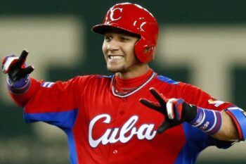 Astros de Houston presentan al cubano Yulieski Gurriel