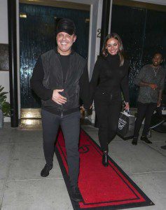 La pareja se mostró satisfecha luego de la cena que disfrutaron en el restaurant de carnes, Mastro's, en Beverly Hills.