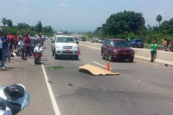 Dos personas muertas y una herida en accidente de motocicleta
