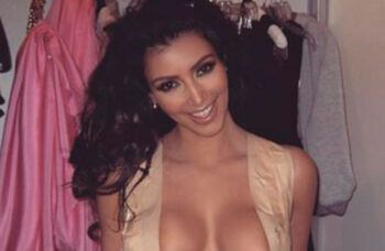 Kim Kardashian envía fotos desnuda a estrella de la NBA