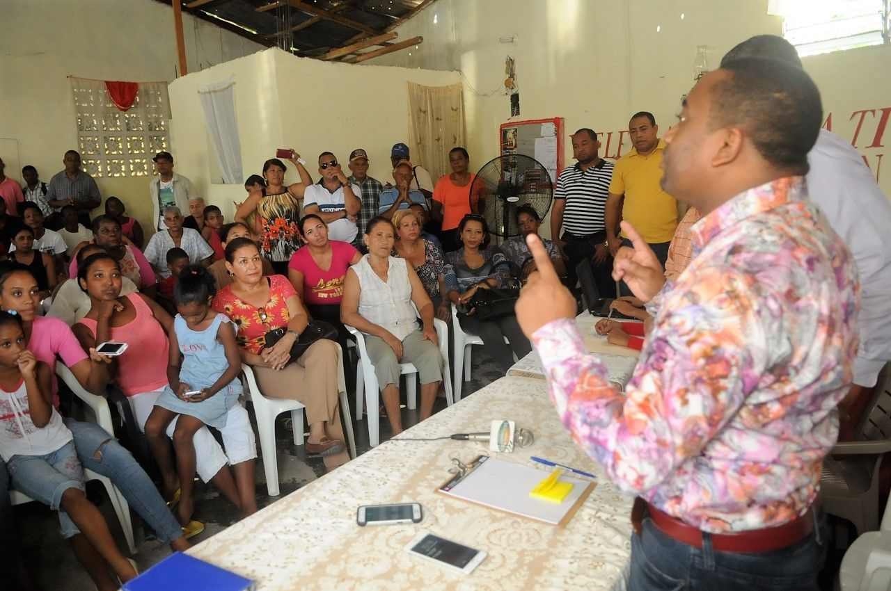 René Polanco anuncia programa de asfaltado de calles en Santo Domingo Norte