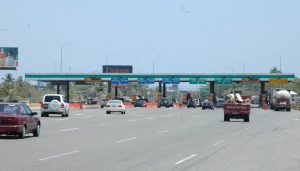 El incremento de hasta un 100 por ciento en las tarifas de los peajes, ha generado reacciones de protestas.