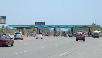 Protestas se producen en peaje de Las Américas por aumentos