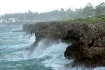 Colocan 13 provincias en alerta verde ante el paso de tormenta tropical Laura