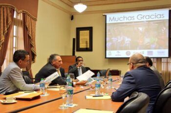 Gobierno presenta proyectos comunitarios al BID