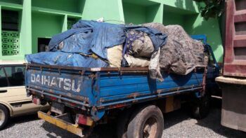 Autoridades de Medio Ambiente y agentes policiales incautan 30 sacos de carbón en Haina