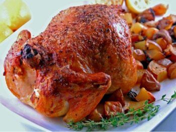 Gobierno incorporará pollo en el menú escolar de tandas extendidas apartir de este lunes