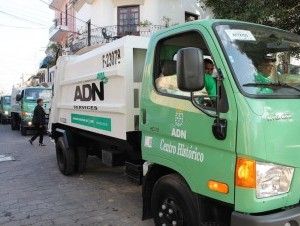 ADN inicia recogida de basura de noche