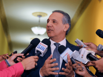 José Ramón Peralta se pronuncia en contra de funcionarios que no apoyan reelección