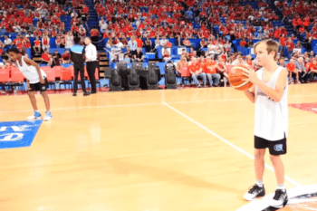 El ‘Mannequin Challenge’ más multitudinario (VIDEO)